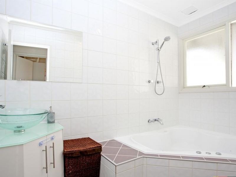 7 Moulder Court, Charnwood ACT 2615
