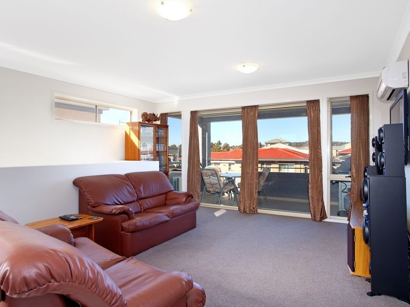 2/25 Excalibur Street, Dunlop ACT 2615