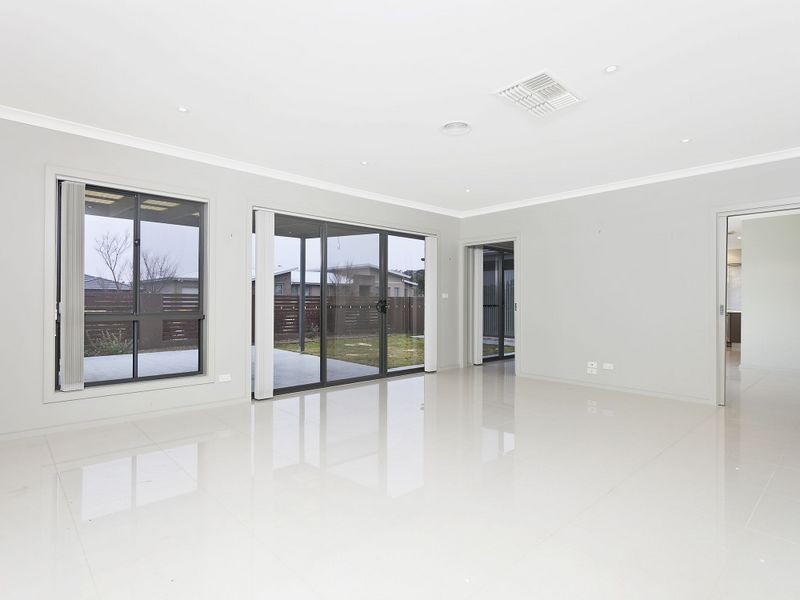 1 Allnutt Crescent, Forde ACT 2914