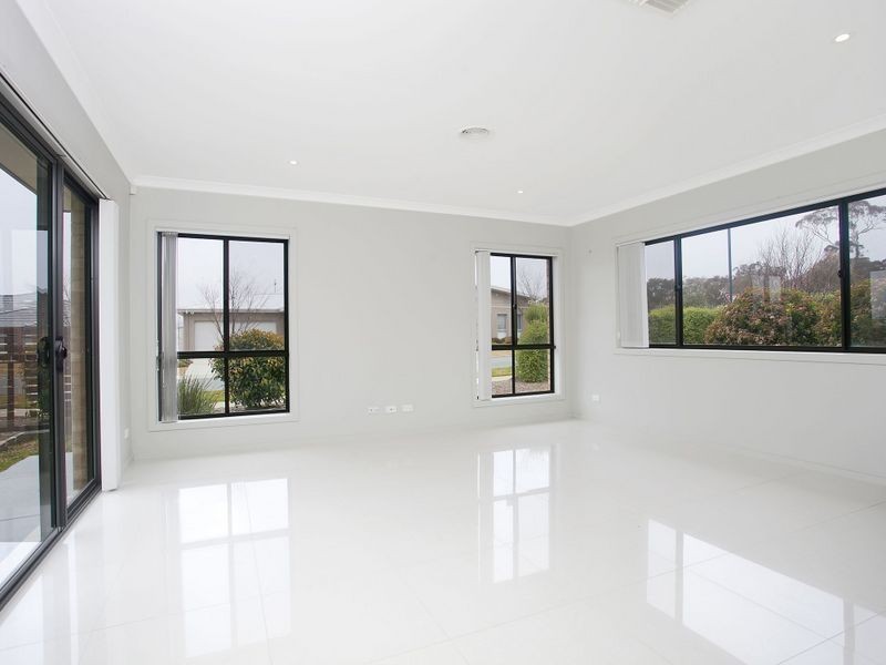 1 Allnutt Crescent, Forde ACT 2914