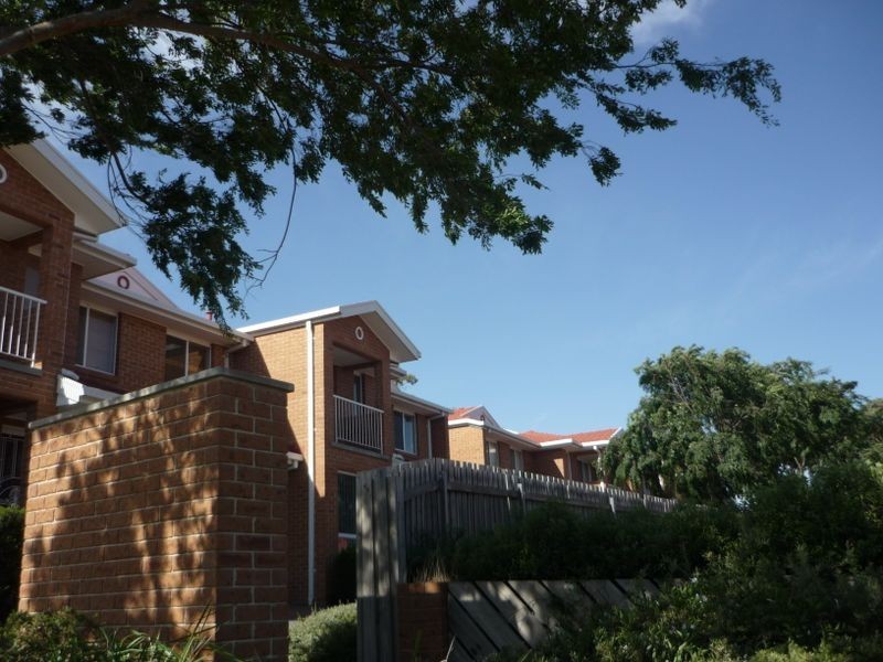 2/8 Proserpine Circuit, Amaroo ACT 2914