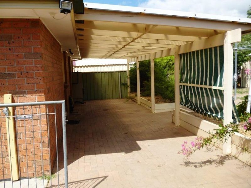 9 Thornhill Crescent, Dunlop ACT 2615