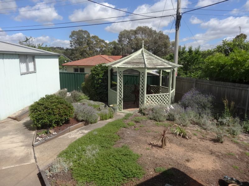 8 Backhouse Street, Latham ACT 2615