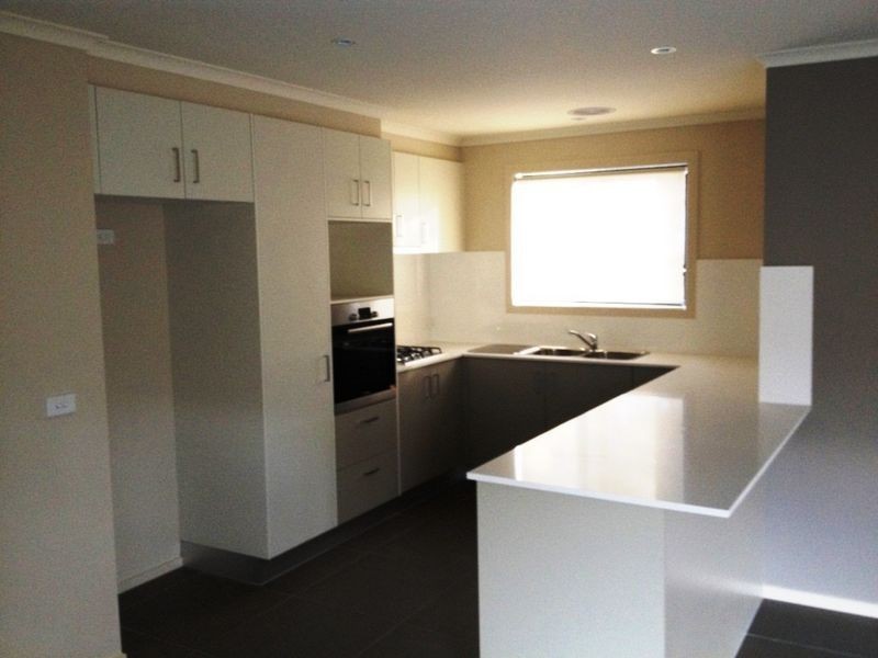 2/1-3 Coppin Place, Weetangera ACT 2614