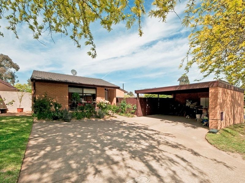 2 Rumker Place, Charnwood ACT 2615