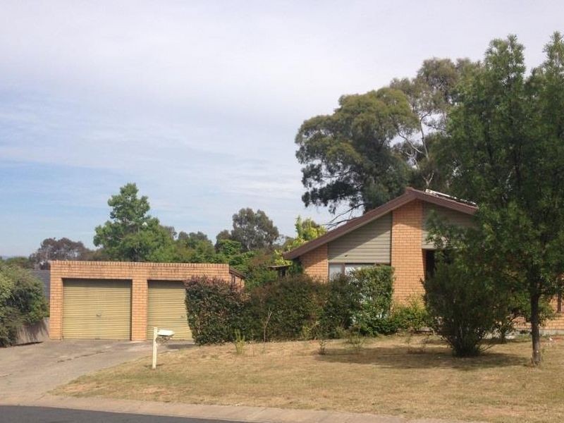 10 Macintyre Pl, Charnwood ACT 2615