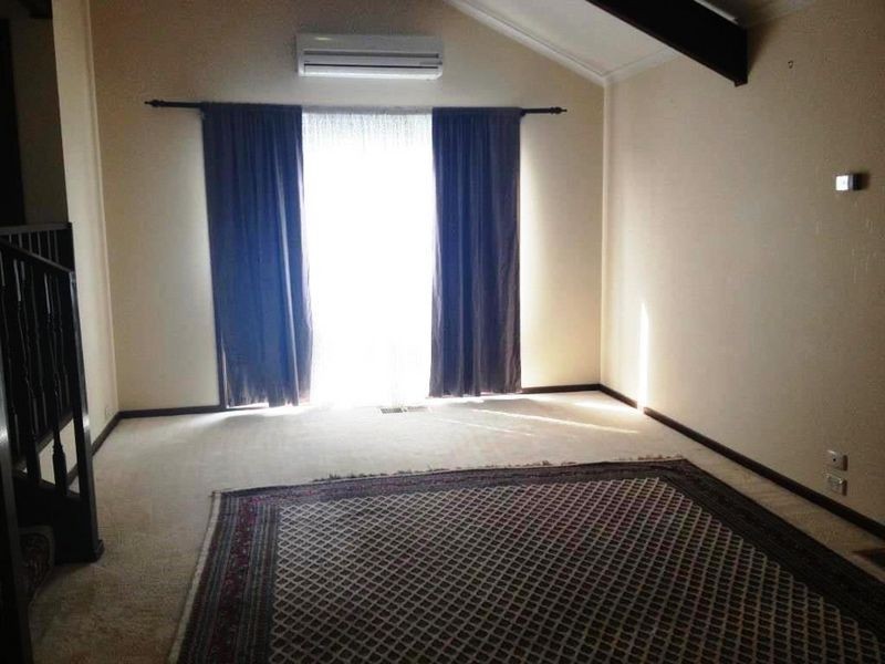 10 Macintyre Pl, Charnwood ACT 2615