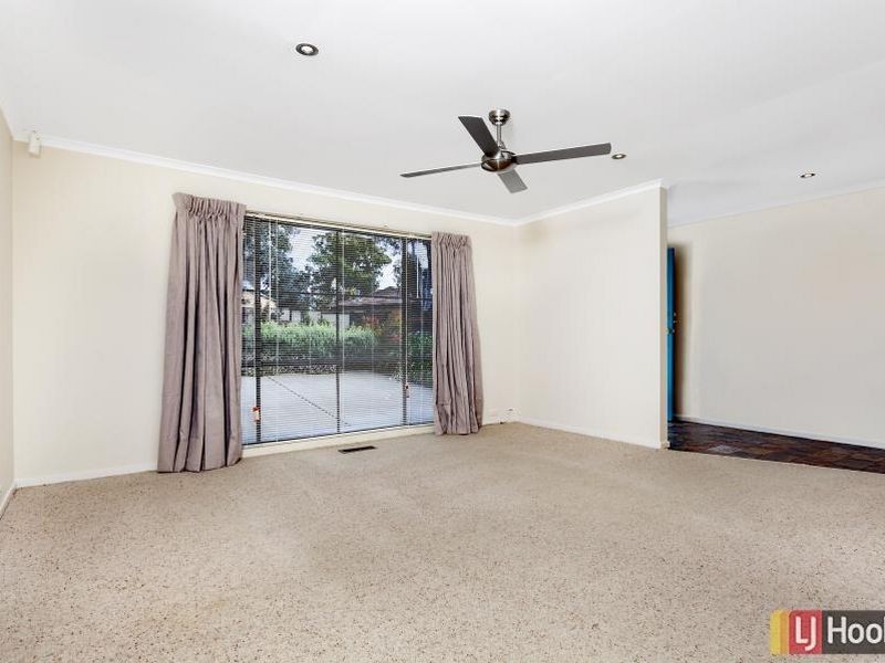 18 Carr Crescent, Wanniassa ACT 2903