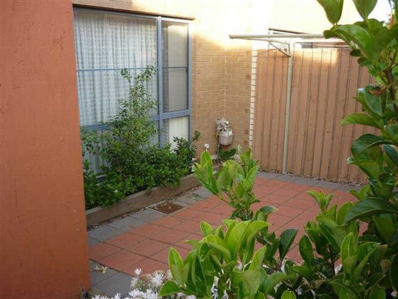 10/15 Wanliss Street, Latham ACT 2615