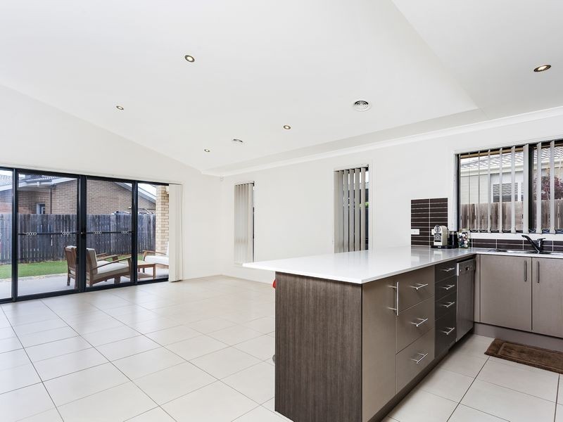 6 De Mole Street, Dunlop ACT 2615