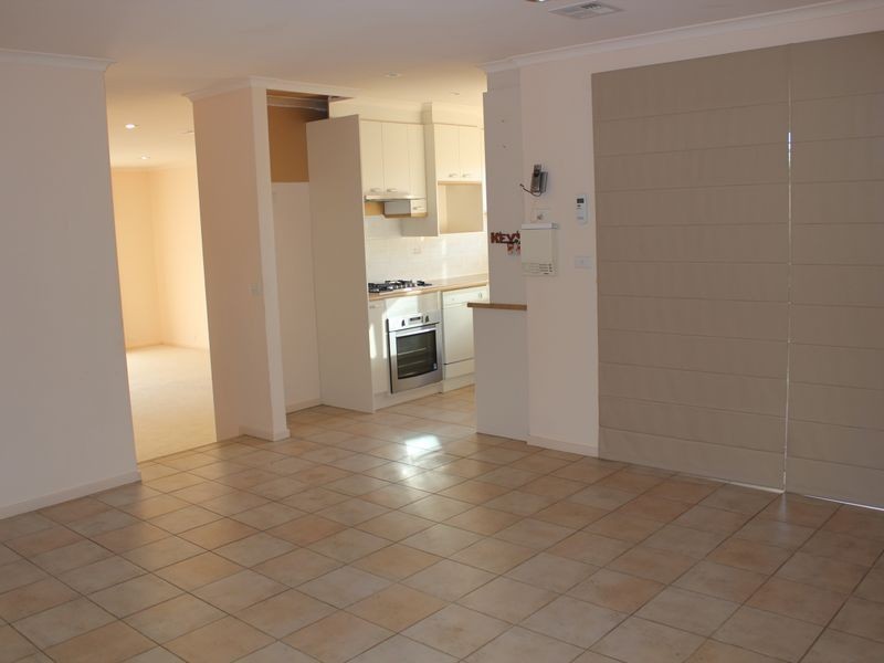 1/80 Bellchambers Crescent, Banks ACT 2906