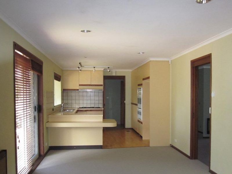 9 Hibbins Place, Latham ACT 2615