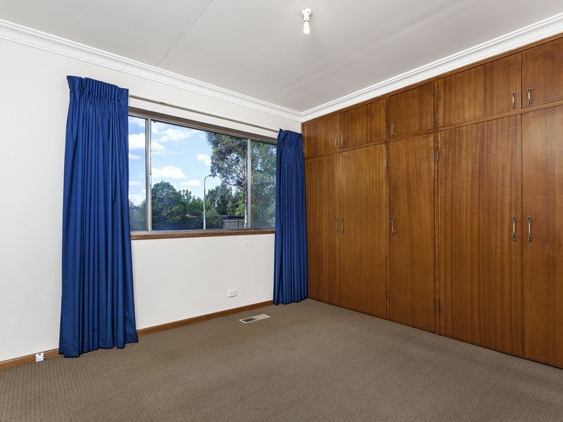 37 Stretton Crescent, Latham ACT 2615