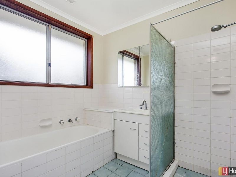 9 Rice Place, Holt ACT 2615