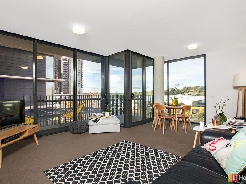 27/97 Eastern Valley Way, Belconnen ACT 2617