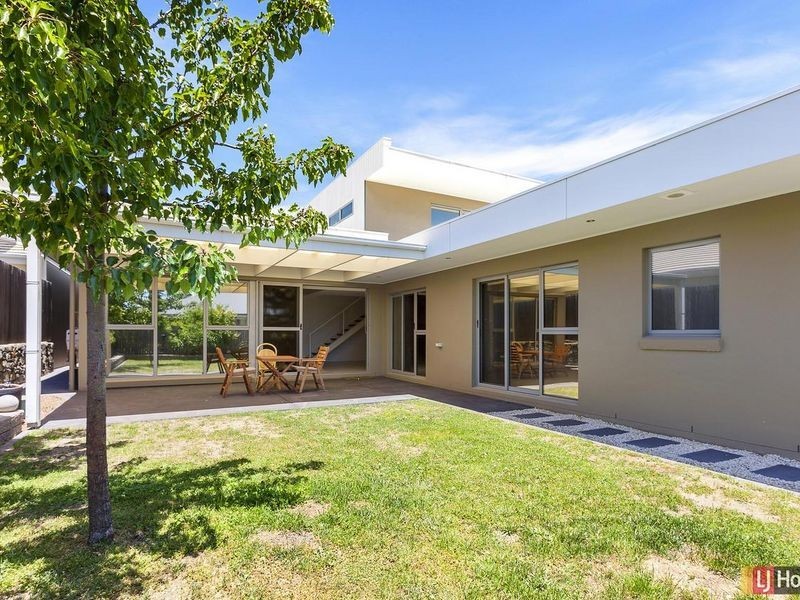 12 Beveridge Crescent, Forde ACT 2914