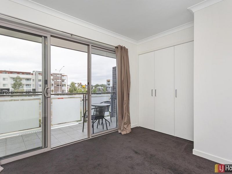 15/2 Clare Burton Crescent, Franklin ACT 2913