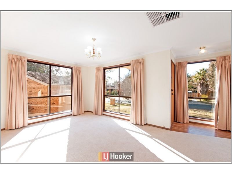 5 Frater Crescent, Lyneham ACT 2602