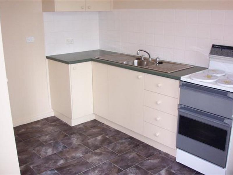 6 Tom Place, Charnwood ACT 2615