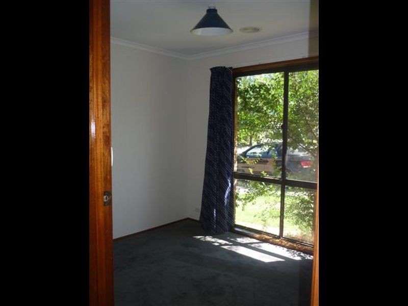 11 Sloane Place, Florey ACT 2615