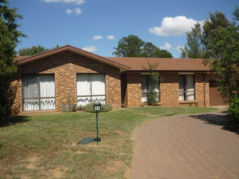 11 Sloane Place, Florey ACT 2615