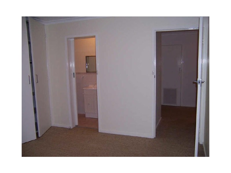 4 Bussell Crescent, Cook ACT 2614