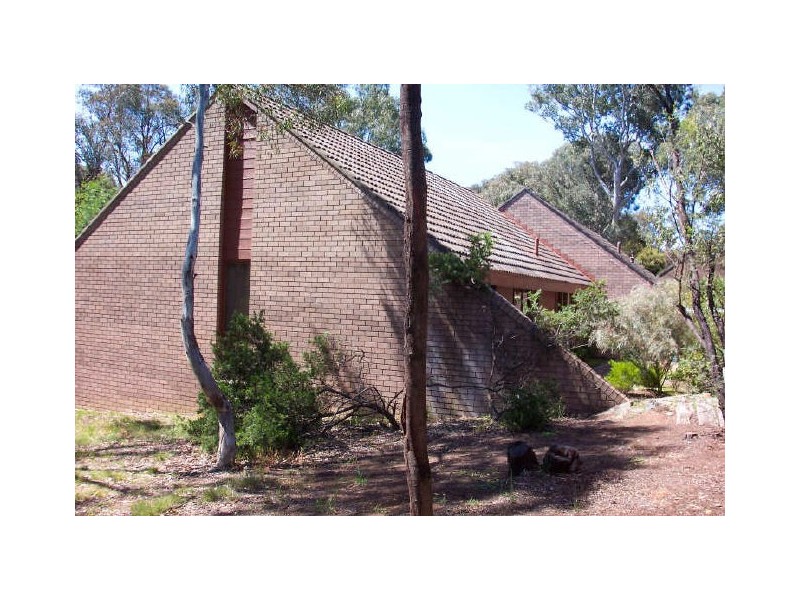 75 Wybalena Grove, Cook ACT 2614