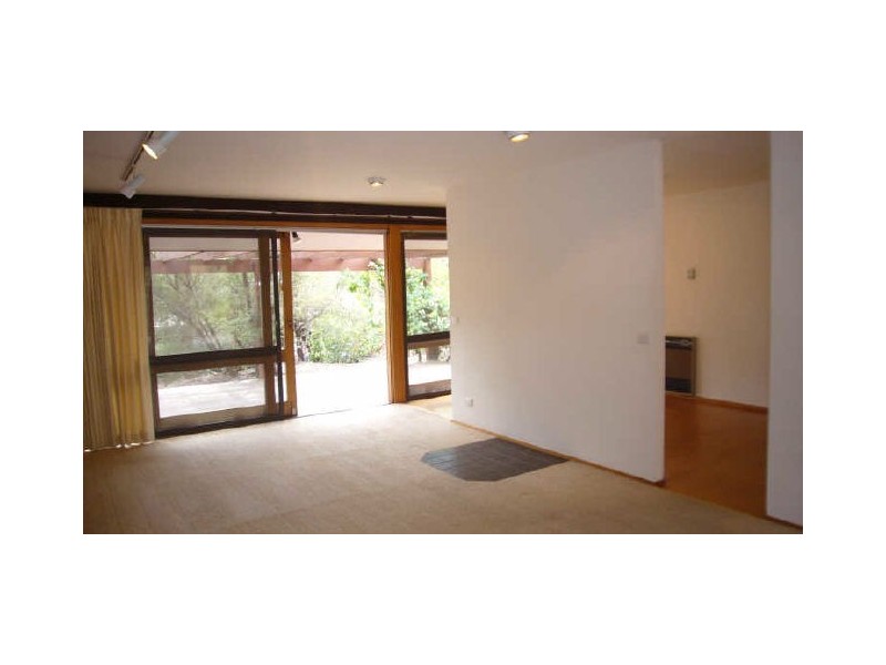 75 Wybalena Grove, Cook ACT 2614