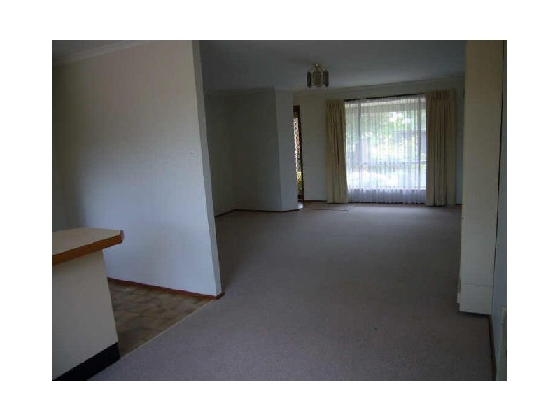 11 Roughley Place, Florey ACT 2615