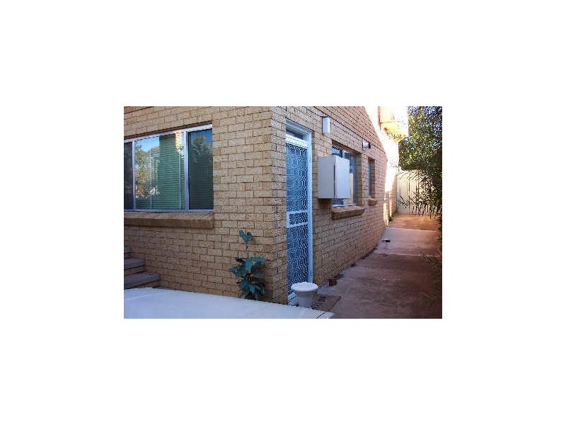 12B Mackellar Crescent, Cook ACT 2614