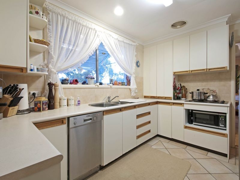 11 Bandjalong Crescent, Aranda ACT 2614