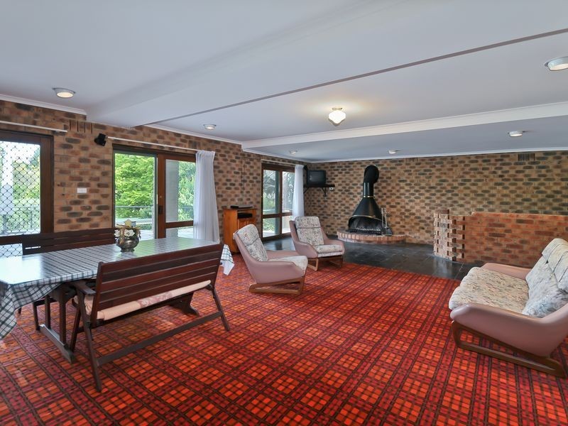 31 Warriparri Crescent, Greensborough VIC 3088