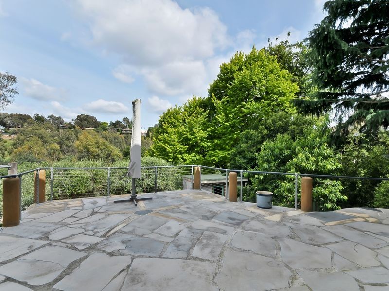 31 Warriparri Crescent, Greensborough VIC 3088