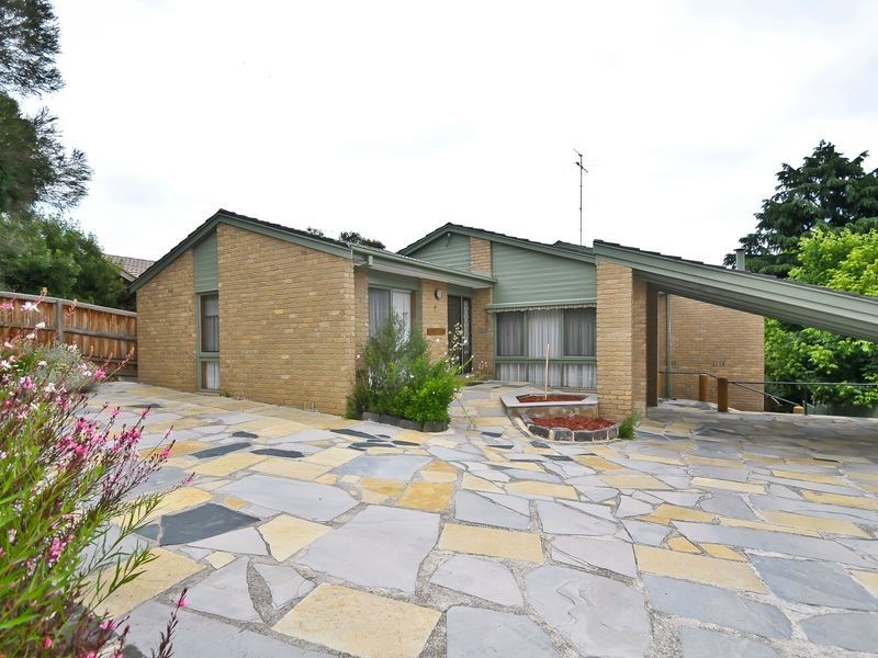 31 Warriparri Crescent, Greensborough VIC 3088