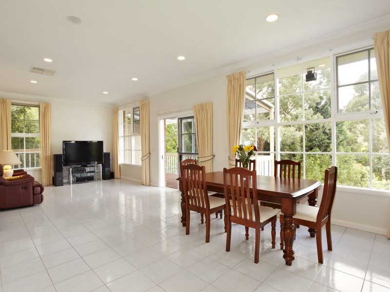 30 Kalbar Road, Eltham VIC 3095