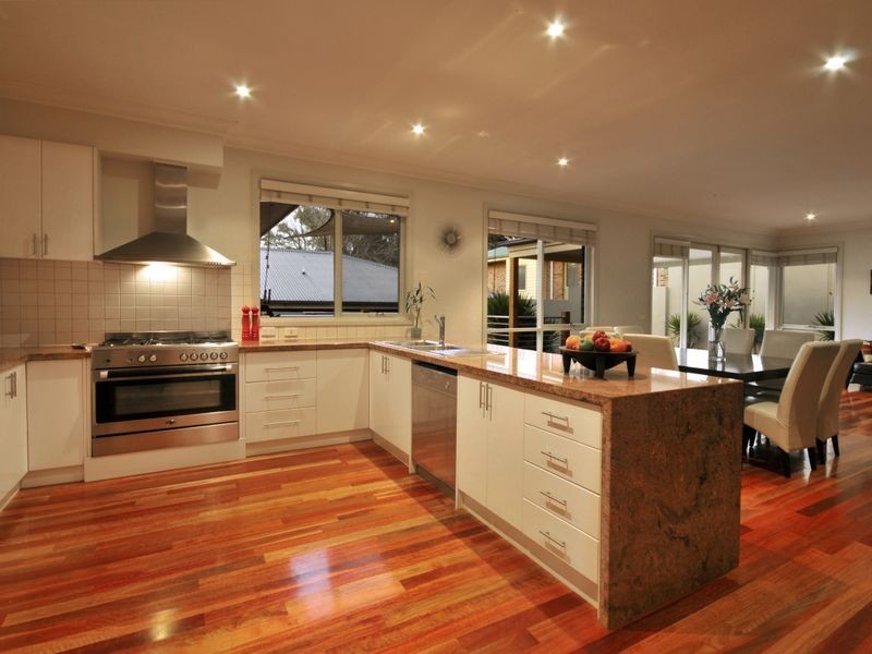 2 Thomas Street, Eltham VIC 3095
