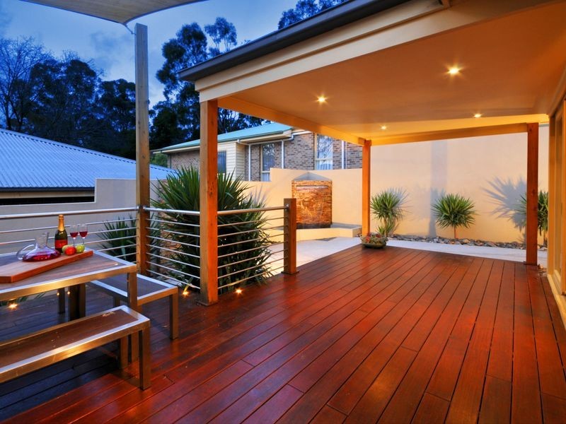 2 Thomas Street, Eltham VIC 3095