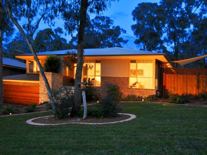 2 Thomas Street, Eltham VIC 3095