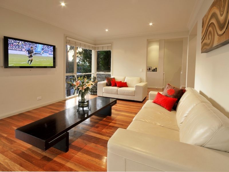 2 Thomas Street, Eltham VIC 3095