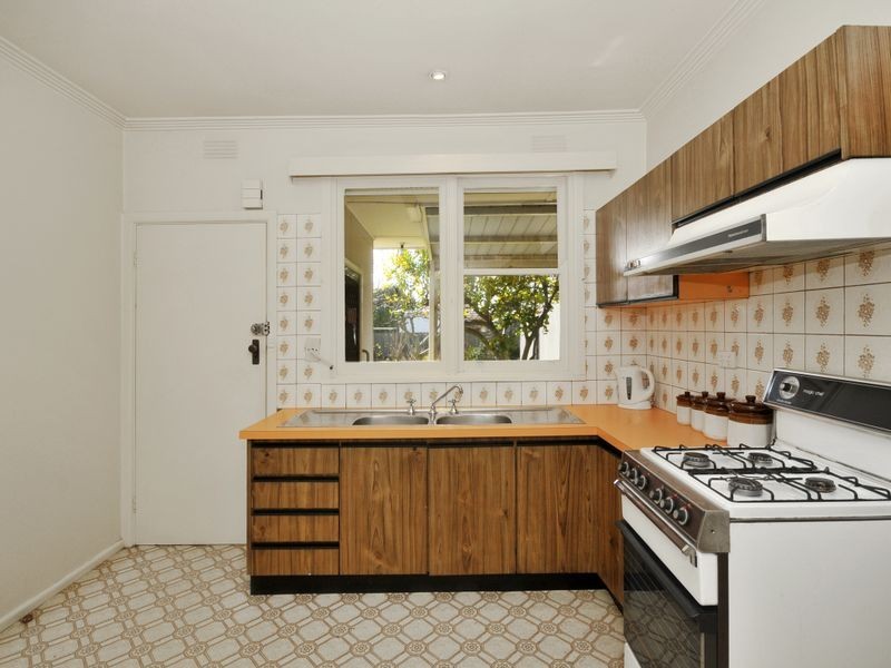 20 Liston Avenue, Reservoir VIC 3073