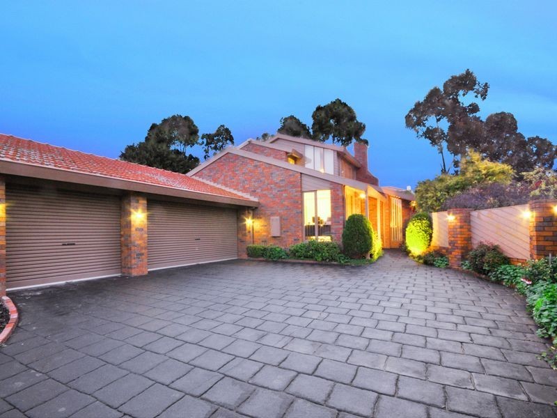 11 Tetragona Way, St Helena VIC 3088