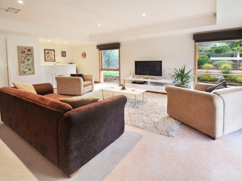 11 Tetragona Way, St Helena VIC 3088