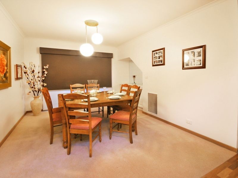 11 Tetragona Way, St Helena VIC 3088