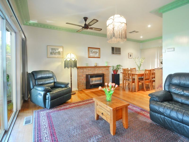 29 Beaconsfield Road, Briar Hill VIC 3088