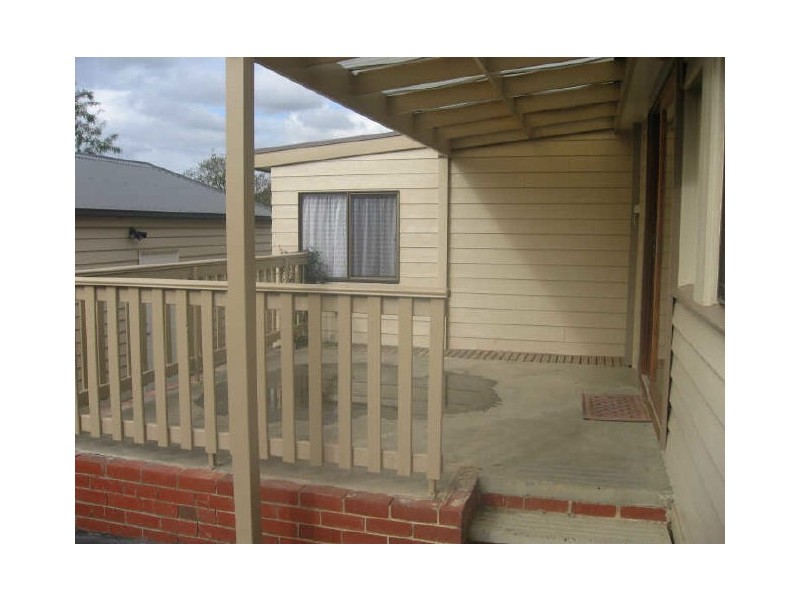 House 1/18 Scotland Avenue, Greensborough VIC 3088