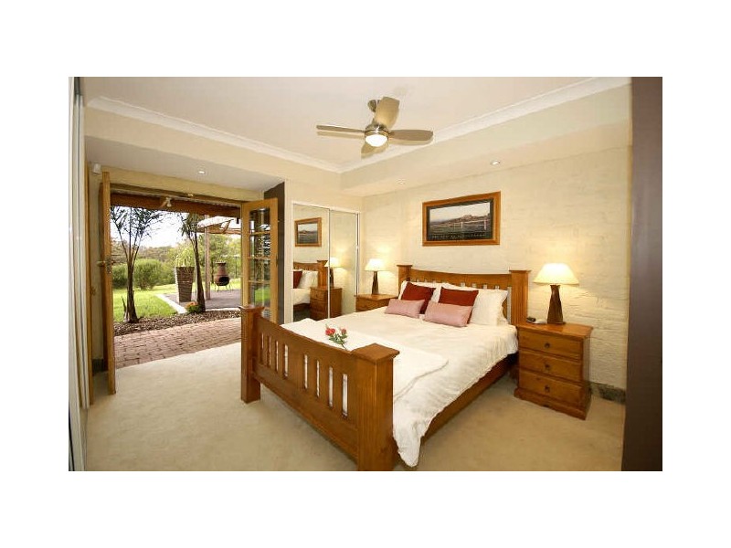 143 Black Gully Road, Diamond Creek VIC 3089