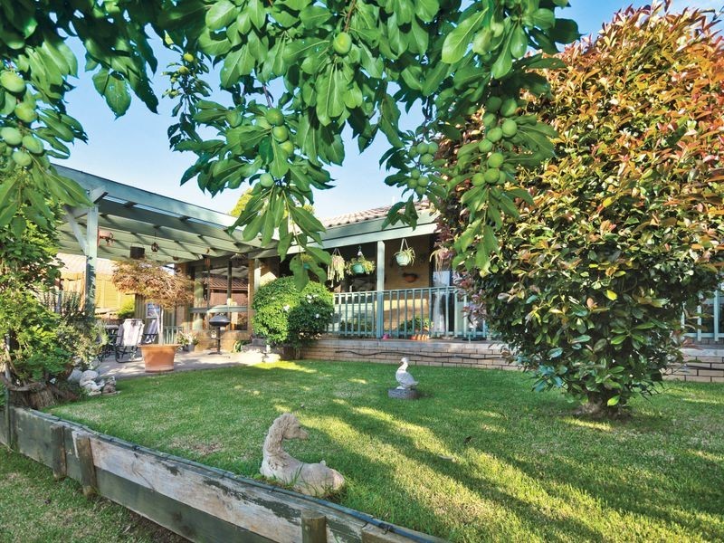 6 Scarlet Ash Court, Eltham VIC 3095