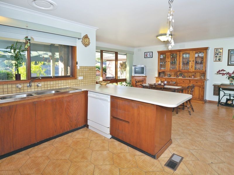 6 Scarlet Ash Court, Eltham VIC 3095