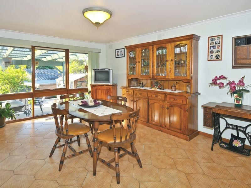 6 Scarlet Ash Court, Eltham VIC 3095