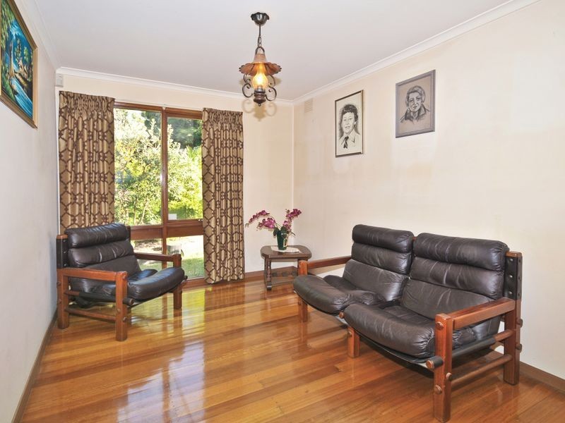 6 Scarlet Ash Court, Eltham VIC 3095